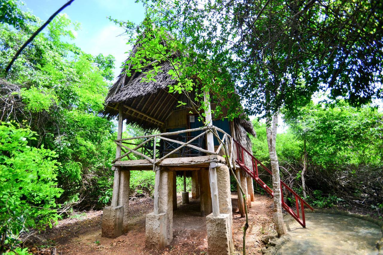 Stilts Diani Beach Exterior photo